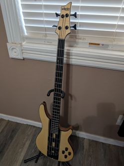 Schecter Bass