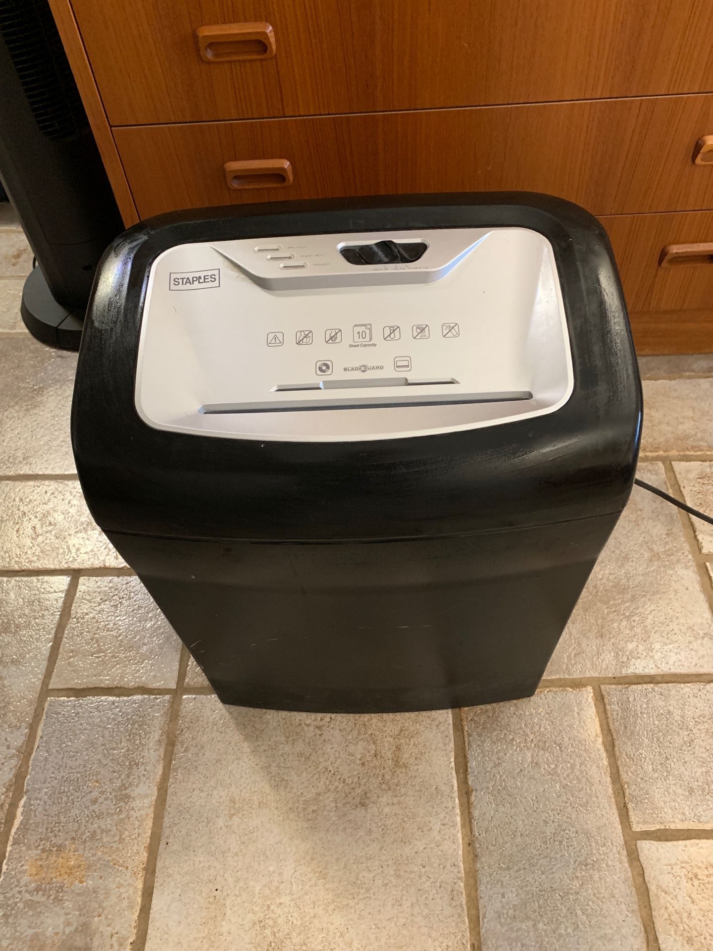 staples 10 sheet shredder