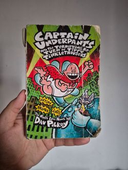 Captain Underpants Book 9 (heavy damage)