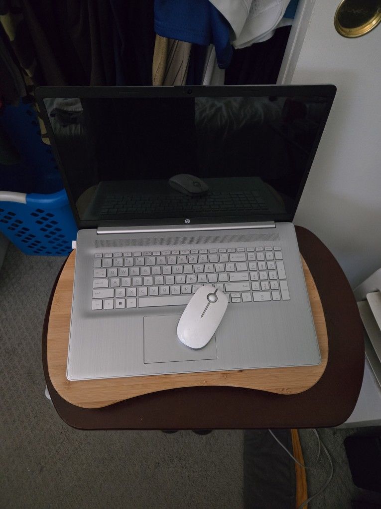 17 Inch HP laptop With Touchscreen
