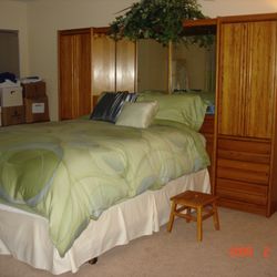 Bedroom set / Queen / Wood-Oak