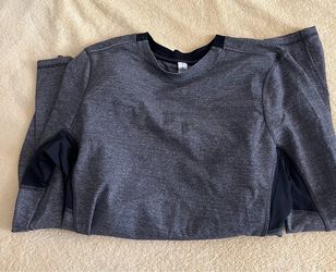 Lululemon women shirt top sport athletic exercise