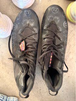 Mens cleats size 11