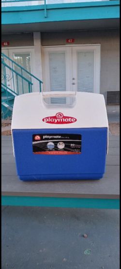 moving sale cooler holds 30 cans pickup 2-11 pm rainbow/Charleston cash only read description 
