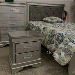 GOLD COLOR 4 PIECES BEDROOM SET (QB, DRESSER, MIRROR AND NIGHTSTAND)