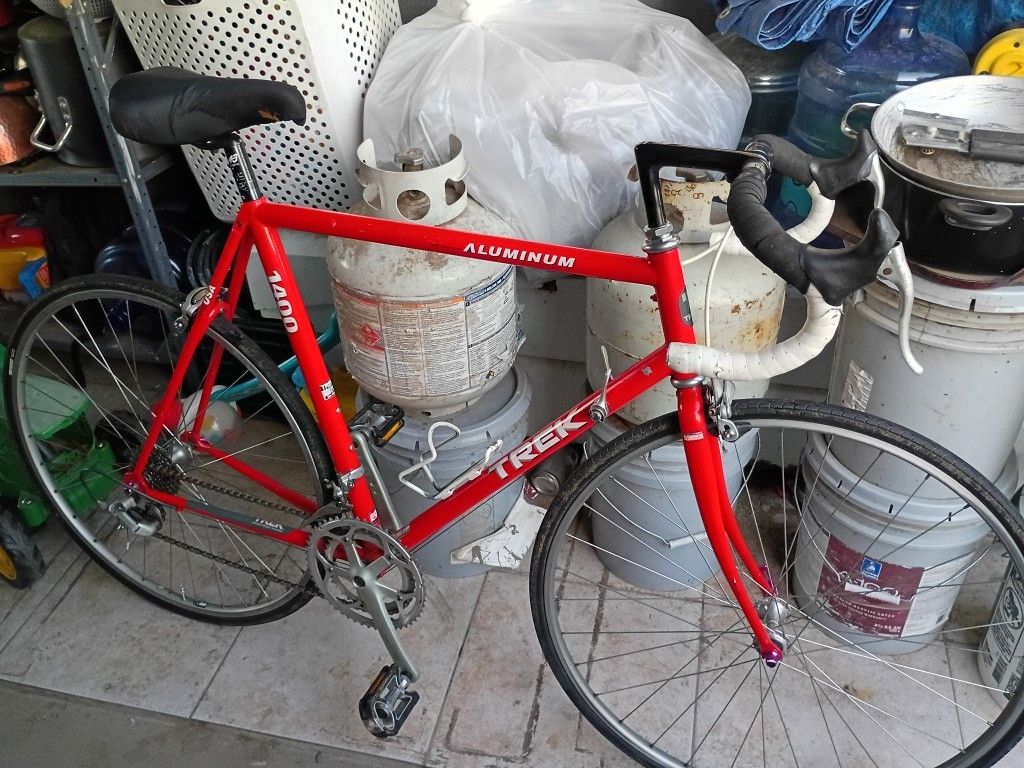 Trek E9 Serie 700 Alloy Bicycle 