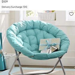 Pottery Barn folding papasan chair teal. for Sale in Phoenix AZ
