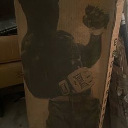 Everlast  Black Punching Bag/ New/ Open Box