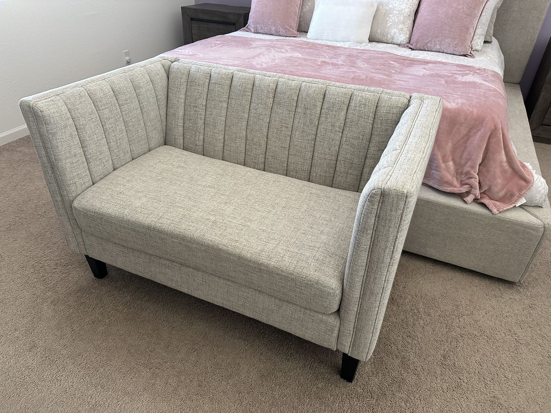 Modern and Stylish Sofa for Sale