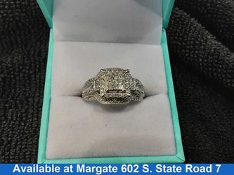 Women's Ring - White Gold 10k (.417) 4.9 grams Size 7.5