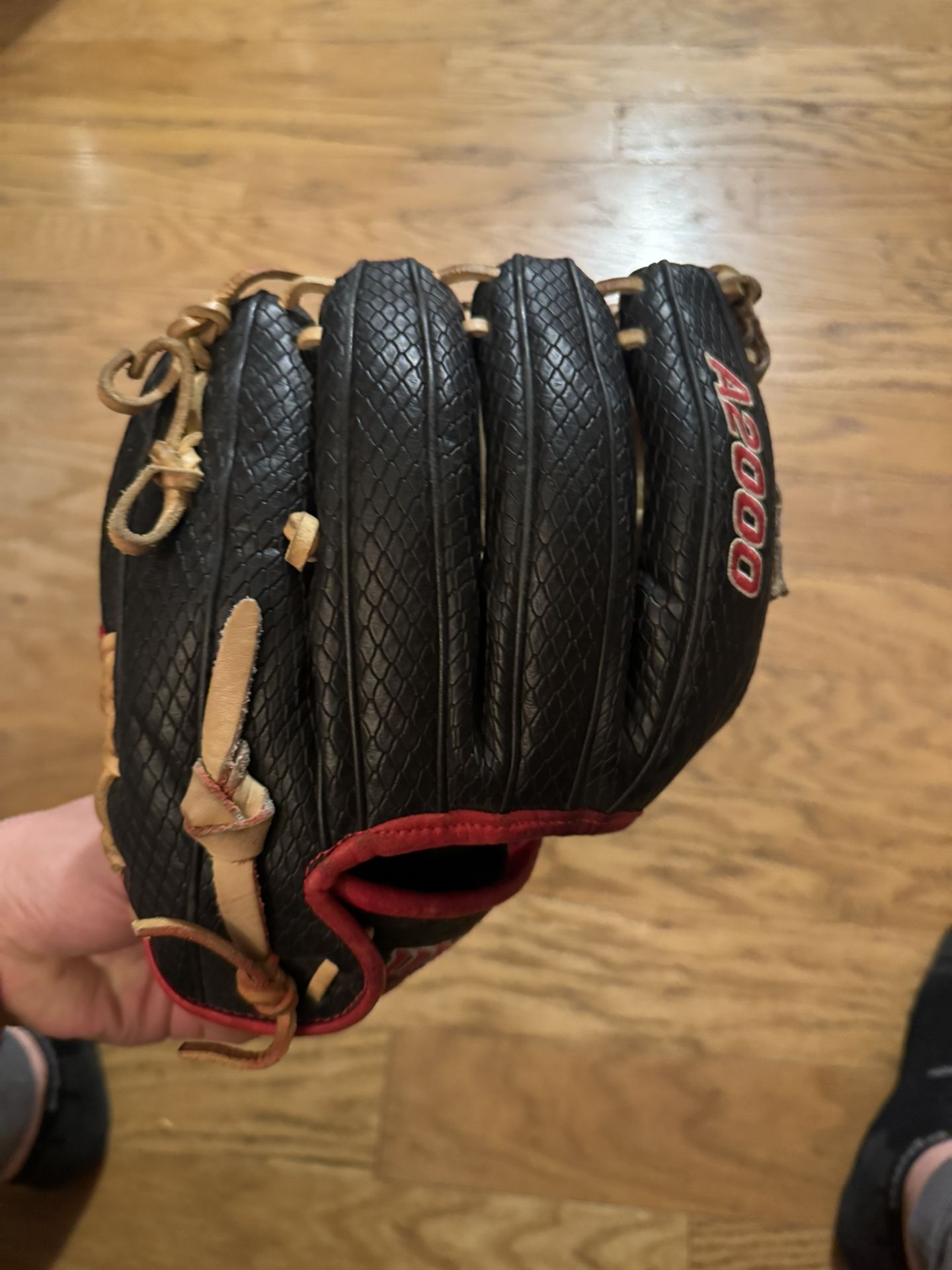 Wilson A 2000 Gloves