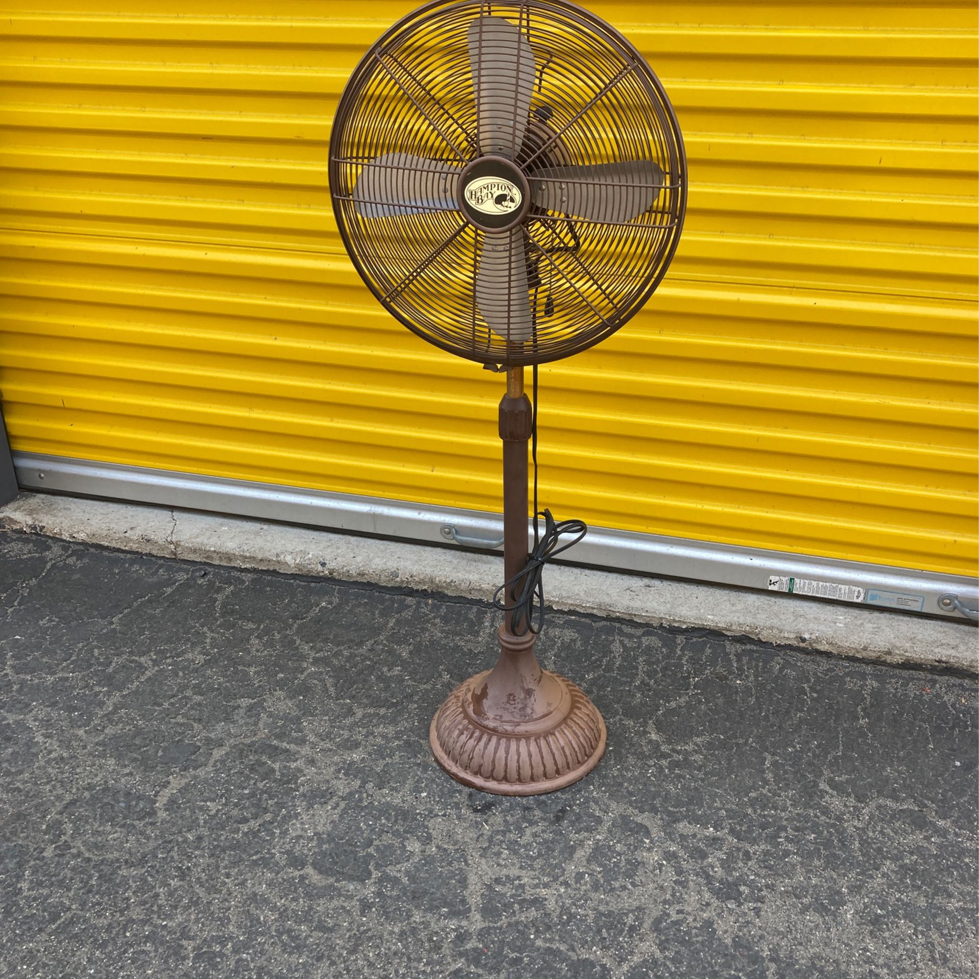 Hampton Bay  Pedestal Vintage Fan. Has Speed Settings And Oscillating.