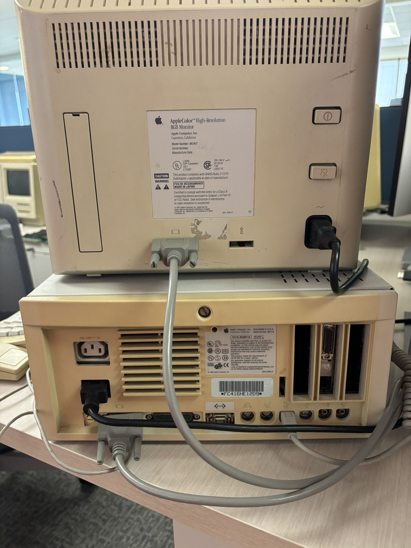 WORKING Apple Macintosh Quadra 650 WITH Keyboard, Mouse and