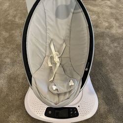 4moms mamaRoo Multi-Motion Baby Swing