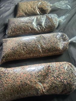 Pastura para aves ,,,son como 20 libras ,se me escapo mi ave y ya no la necesito por eso la vendo