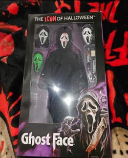 Neca Icon Of Halloween Ghostface Figure