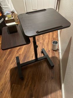 Adjustable Rolling Desk:Table