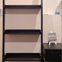 Beautiful Real Wood Black Leaning 5-Shelf Book / Storage Organizer
This elegant and sturdy leaning shelf features a sleek black finish that complement