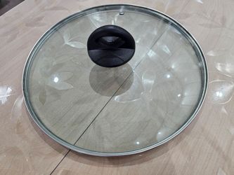 2 great condition cooking lids, 9 inch and 11.5 inch