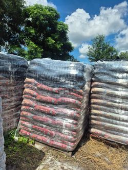 RED MULCH PALLETS