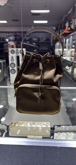 Bucket bag