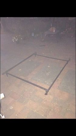 Twin/full adjustable metal bed frame