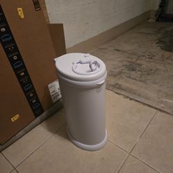 Baby Trash Bin