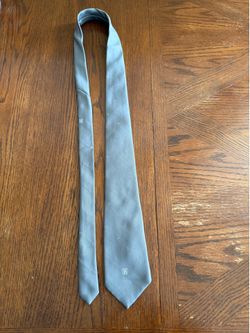 VAN HEUSEN ~ neck