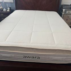 Like New Awara Luxury Hybrid King Mattress