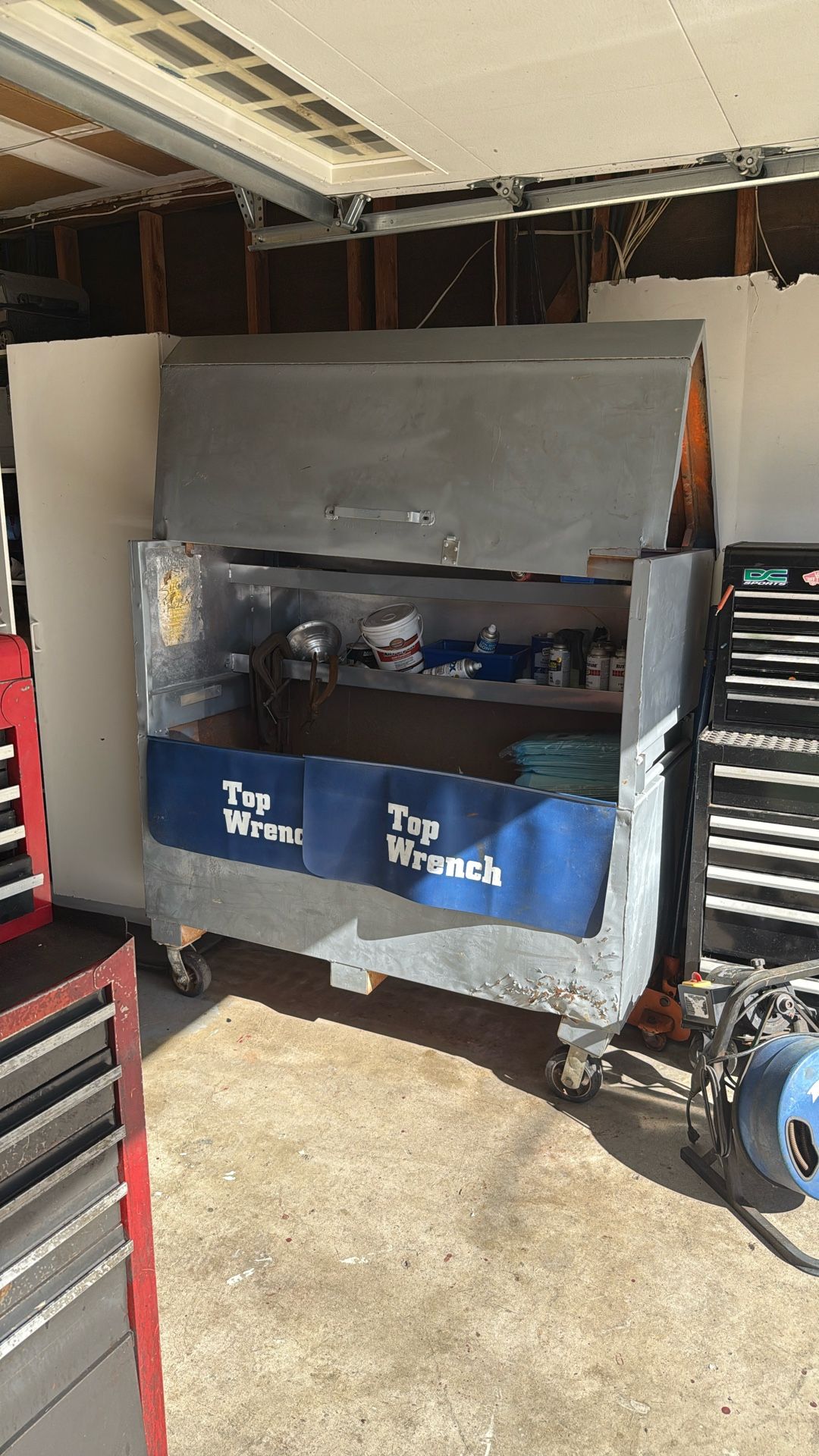 Heavy Duty XL Tool Box On Wheels