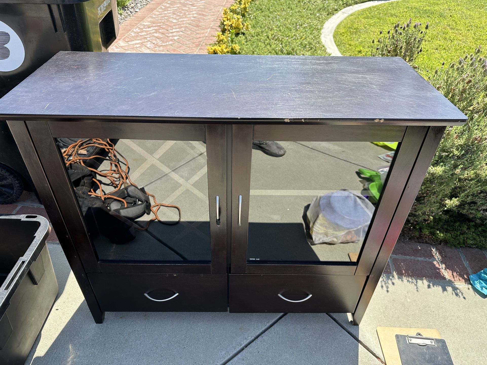Small bar Hutch With wine Rack
