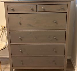 Chest of drawers