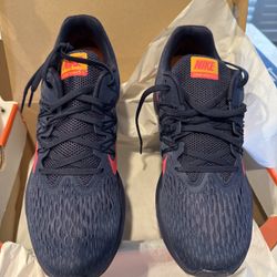 NEW Nike Zoom Winflo 5 Men’s Size 10 Running Shoes 