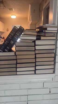 Set of 30 encyclopedias