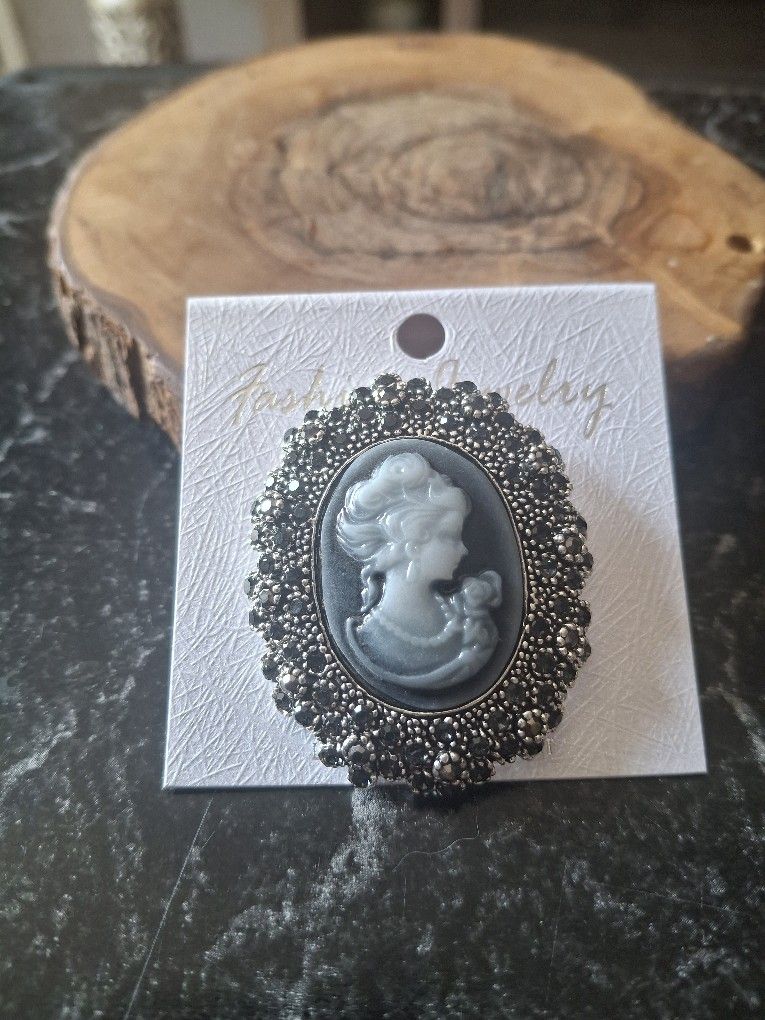 Rhinestone Cameo Brooch