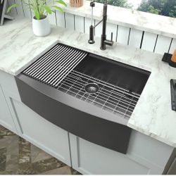 33” Farm Style Sink
