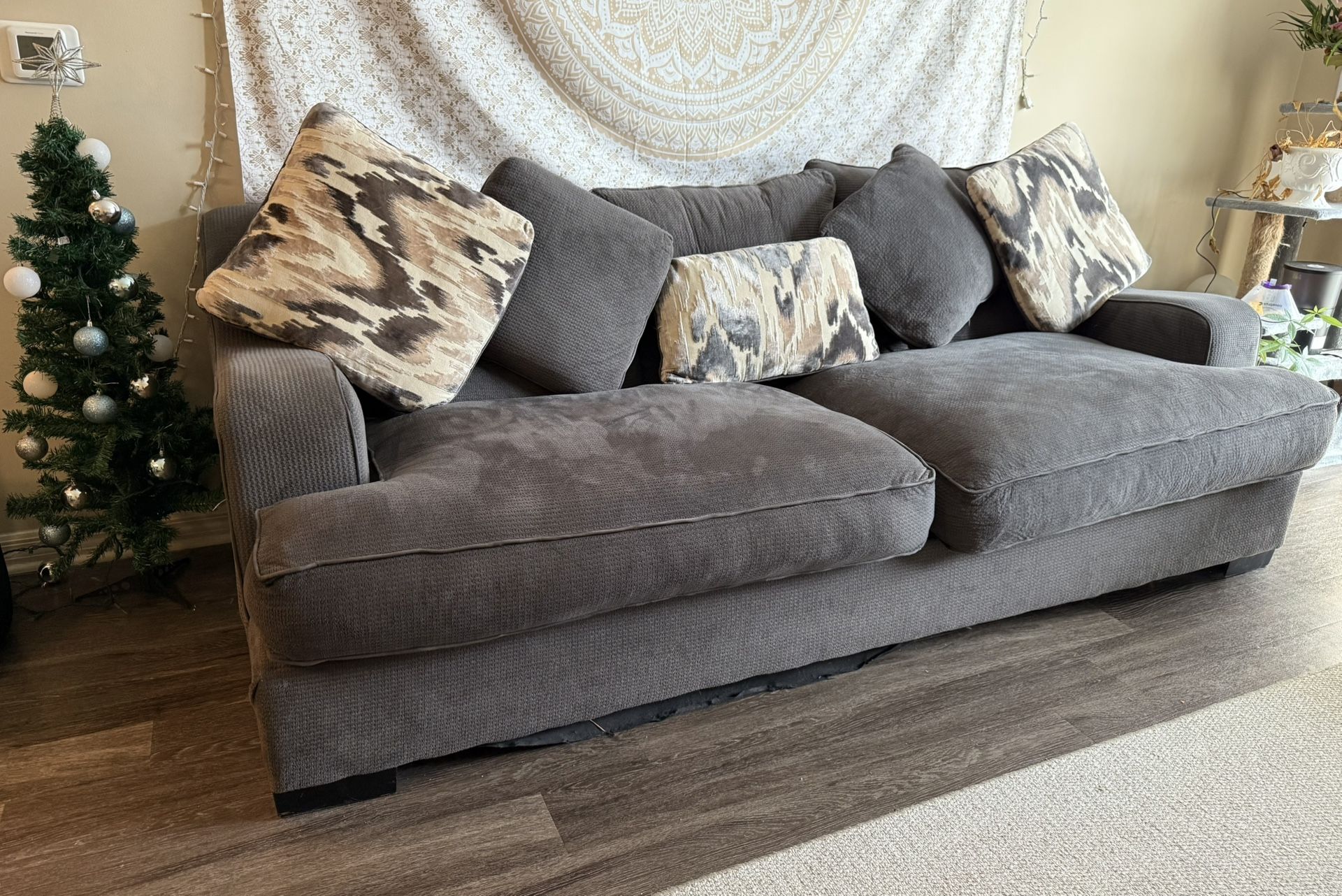 96 In. Sofa/Couch With Pillows