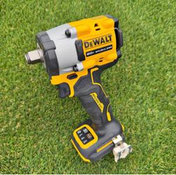 DEWALT ATOMIC 20V MAX Cordless Brushless 1/2 in. Variable Speed Impact Wrench (Tool Only