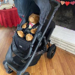 Selling a clean Britax B-Ready G3 modular stroller. This is a high-end system that retailed for over $700 with the second seat. It’s perfect for growi
