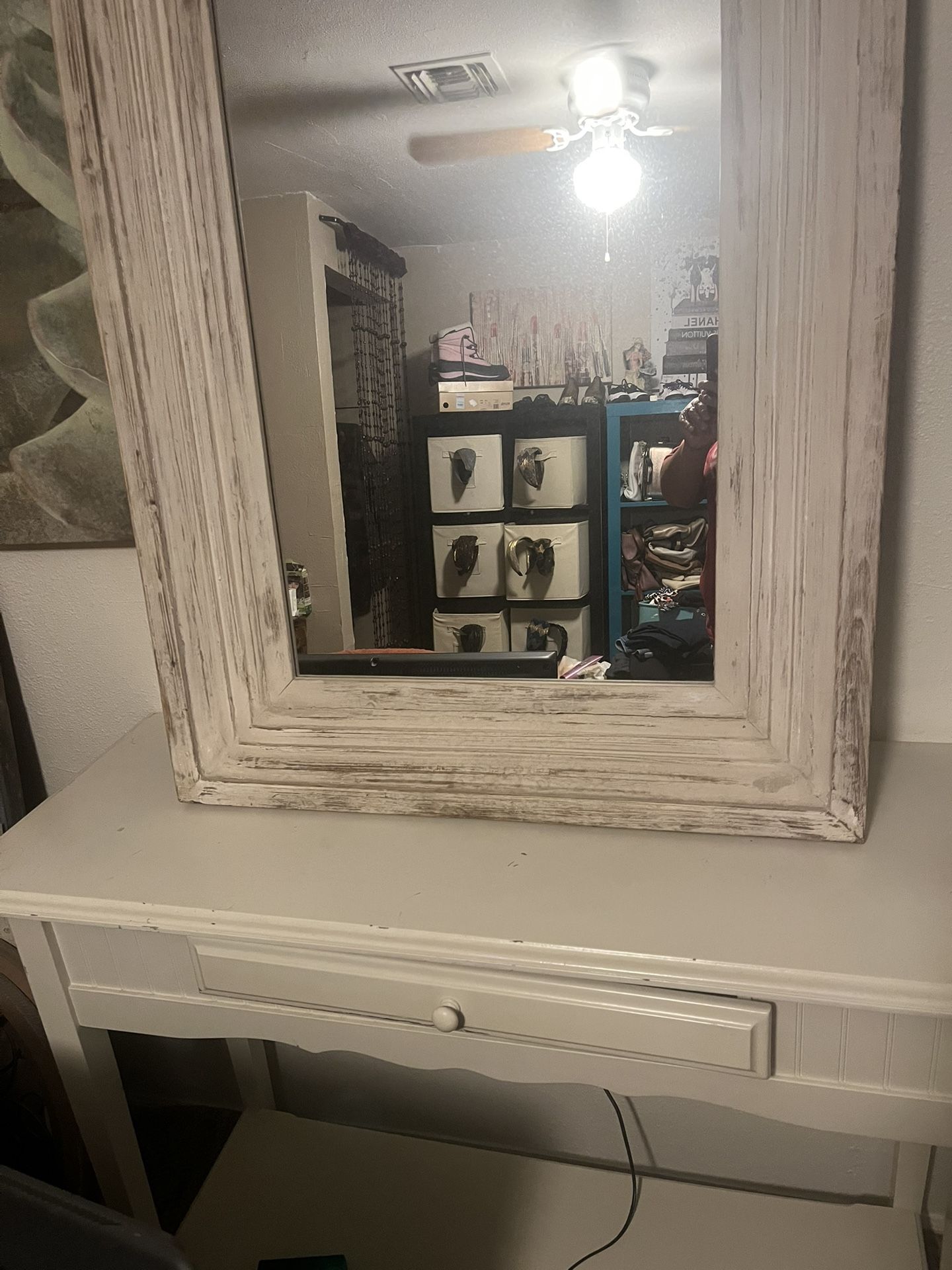 Heavy Wood Tabel And Mirror