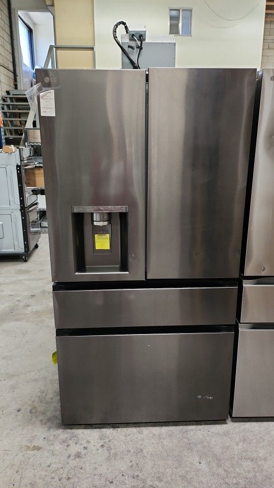 LG 29 Cu Ft Refrigerator 4 Door With Flex Zone New Black Stainless