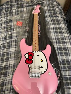Squier hello kitty pink