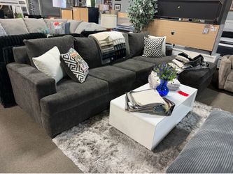 Perfect customizable sectional! 💙🙏☎️ easy financing!