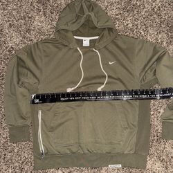 NIKE STANDARD ISSUE SWEATSHIRT / HOODIE