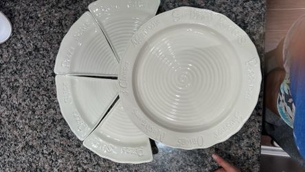 Pizza platter:w Pizza Slice Plates $5