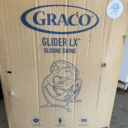 Graco Glider LX Gliding Swing. This baby swing is designed