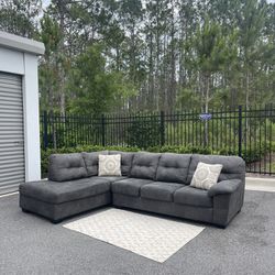 ✨Gray Ashley furniture sectional with chaise lounge CAN DELIVER 🚚FOR A FEE!