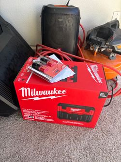 Milwaukee vacuum and m12  batteries