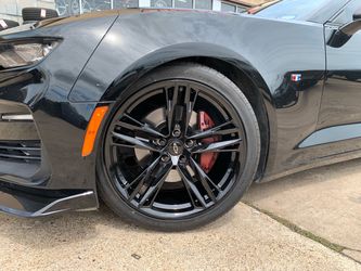 Camaro Black Alloy Wheel with tires
