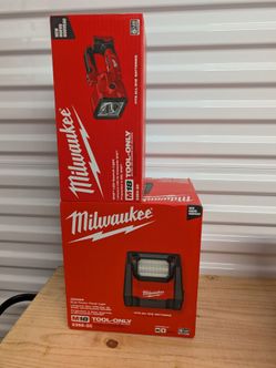 💥 Milwaukee M18 Lighting Combo: Search Light + Flood Light 🧰